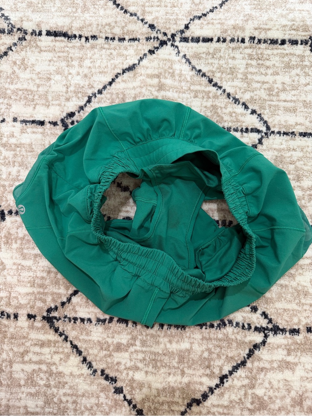 lululemon athletica Emerald Green Hotty Hot LR Shorts 2.5” - Picture 3 of 3